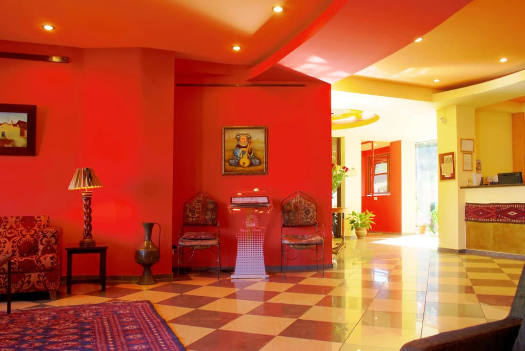 Betsy's Hotel - photo 12