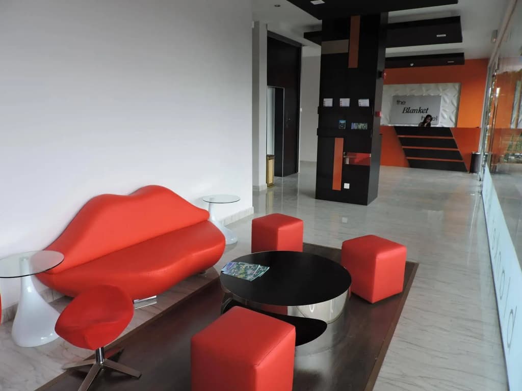 The Blanket Hotel - photo 12