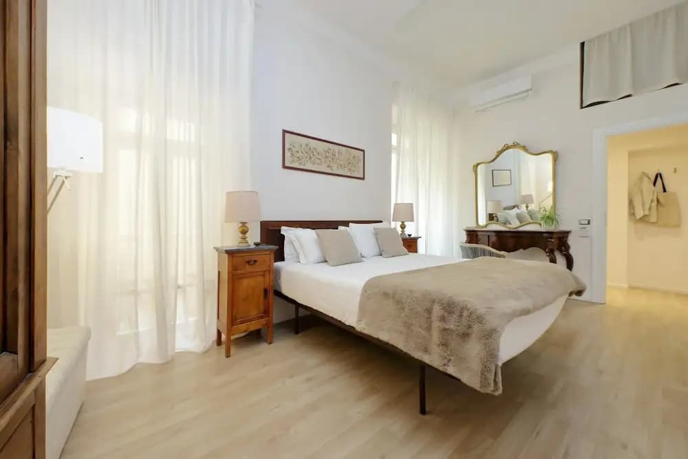 Treasurerome Opera Trevi Green Suite 2BR - photo 6