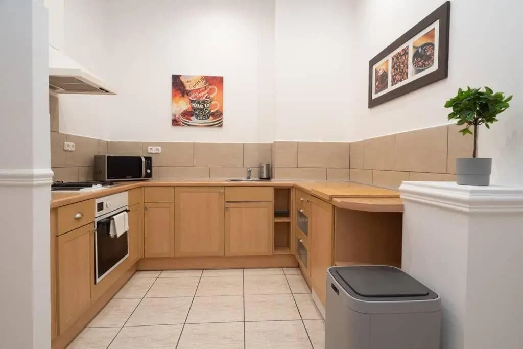 BEST located, 150 m2 5 bedrooms apt., - photo 2