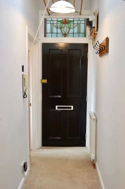 Comfortable 1 Bedroom Flat Near The Meadows - photo 10