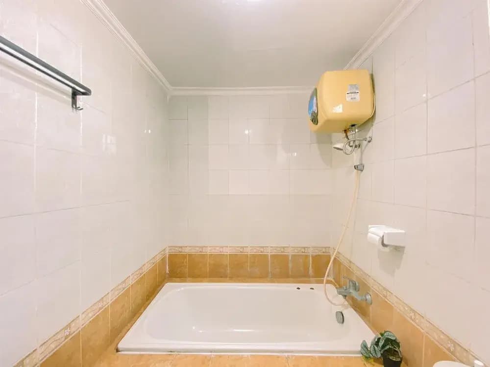 Best Location Studio At Grand Palace Kemayoran Apartment (Free Ipl & Utilities) - photo 9