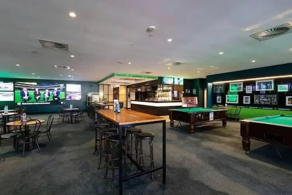 Riverwood Hotel - photo 10