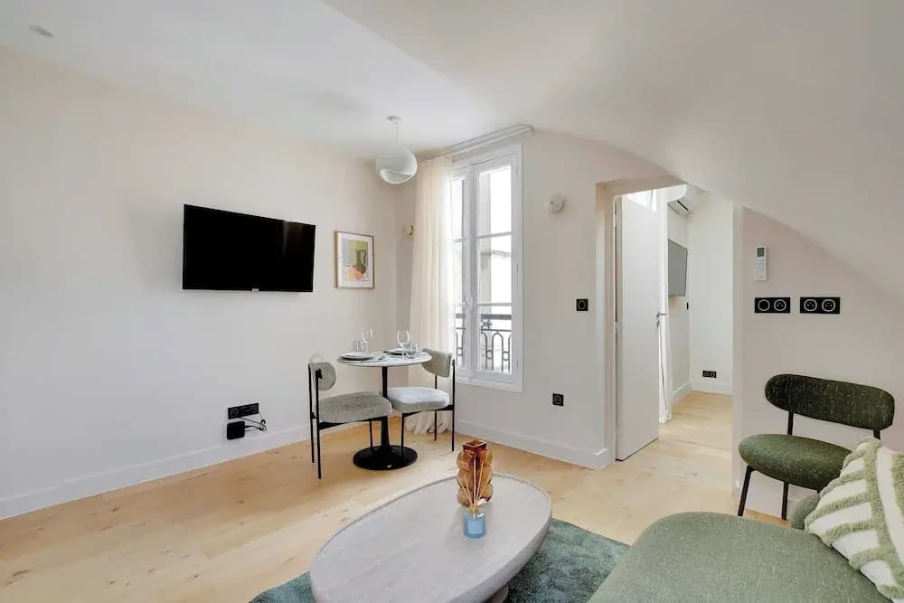 Apt a/c 1br/2p - Saint-lazare/les Champs Elysee - photo 7