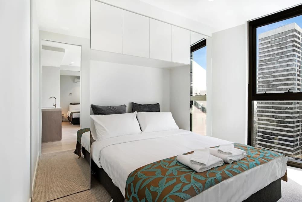 IfStays EQ Tower Apartment - photo 5