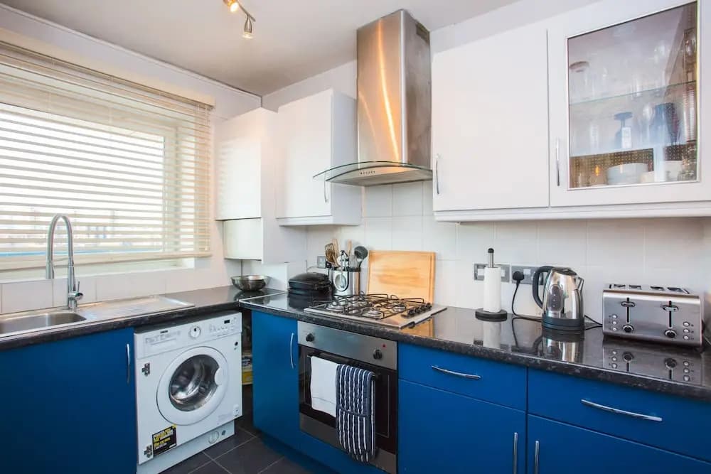 Quirky Urban Flat with Impressive Panoramic Views - photo 21