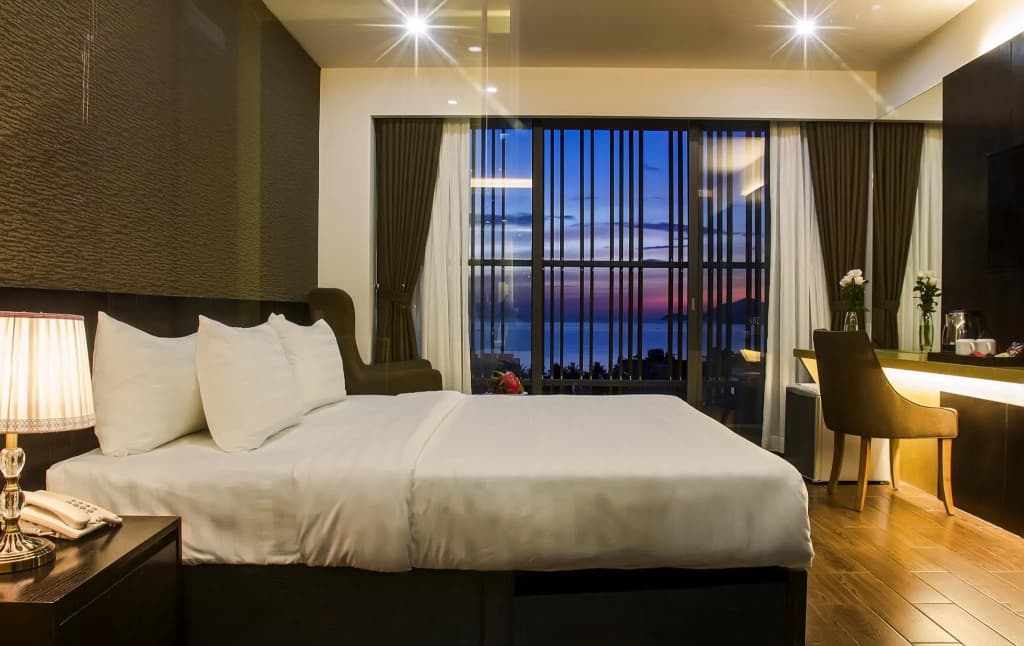 Golden Hotel - photo 4