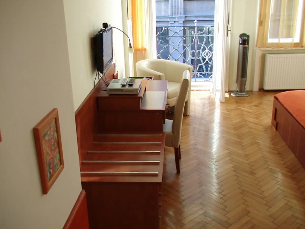 Paprika Apartment Studio - photo 12