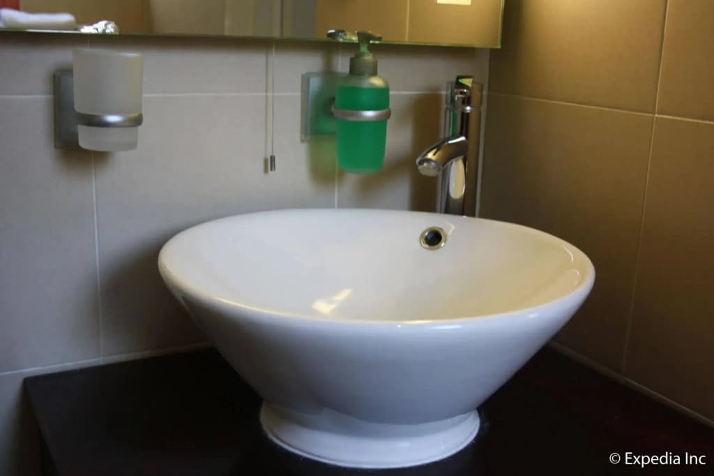Islington Inn - photo 8