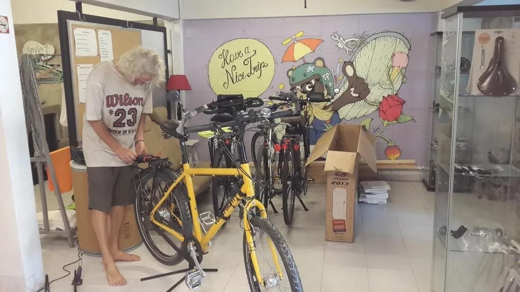Spinning Bear Hostel - photo 11