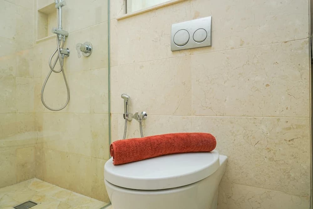 Spacious 2BR Apartment at Wang Residence - photo 9
