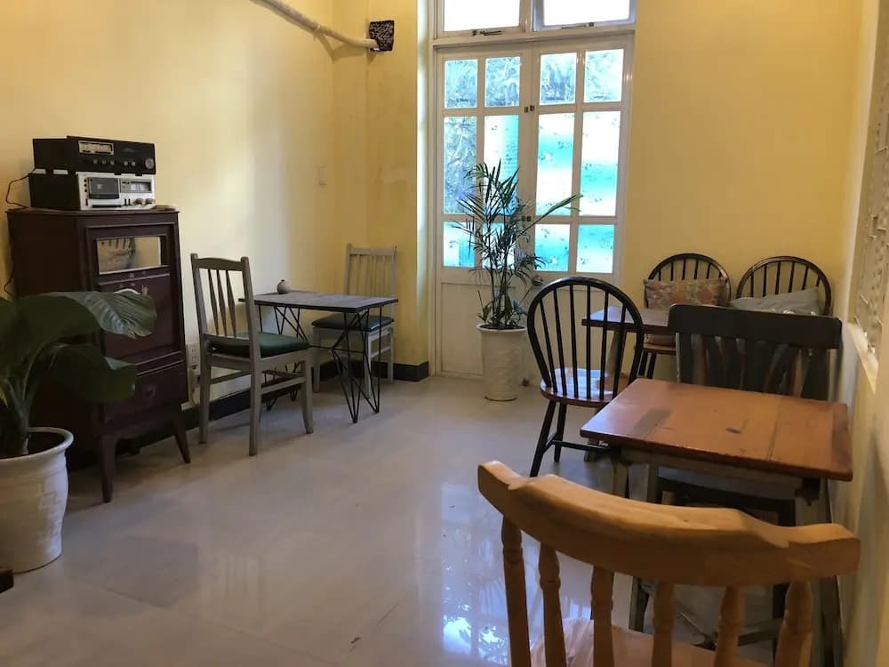 Coffee Shop & Hostel Co Hai - photo 18