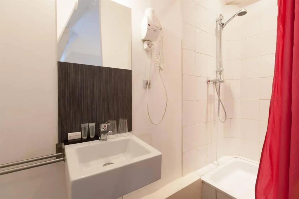 Townhouse Hotel - photo 8