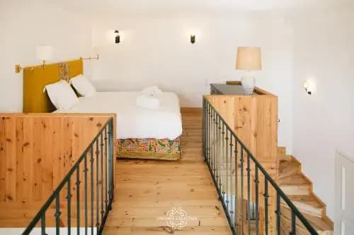 Old Town Deluxe Duplex Suite - photo 5