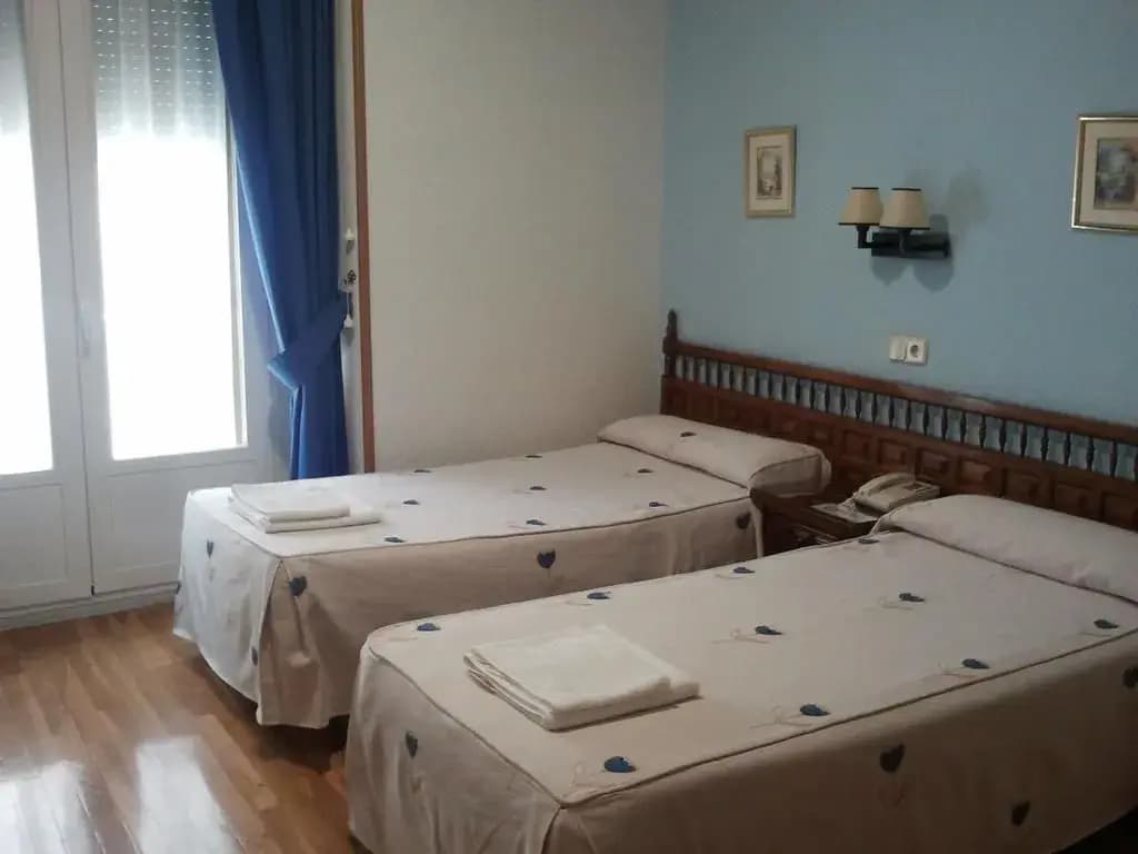 Hostal Biarritz - photo 4