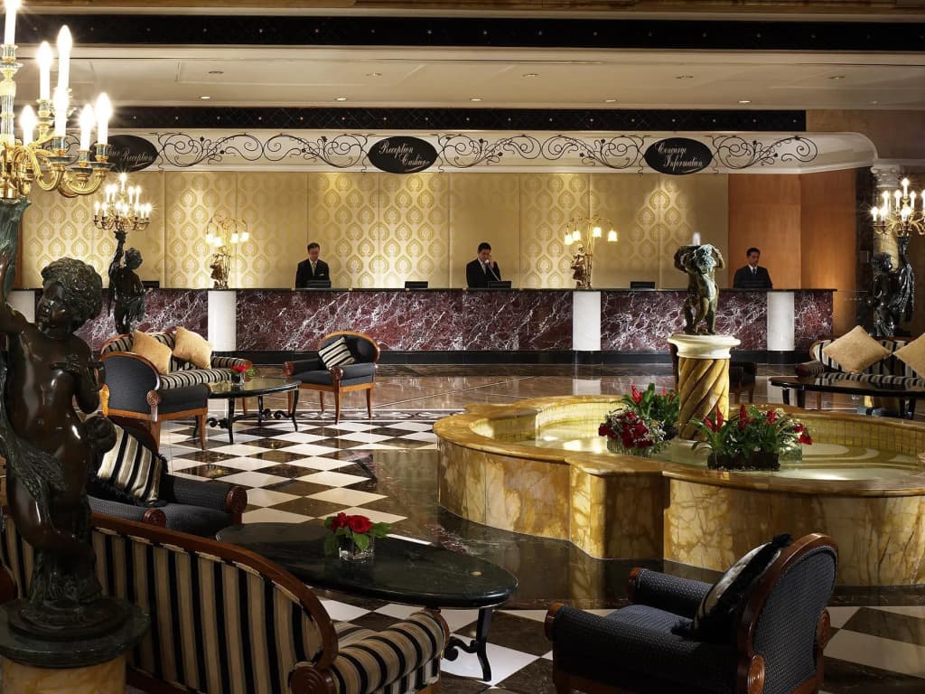 Royal Plaza Hotel - photo 2