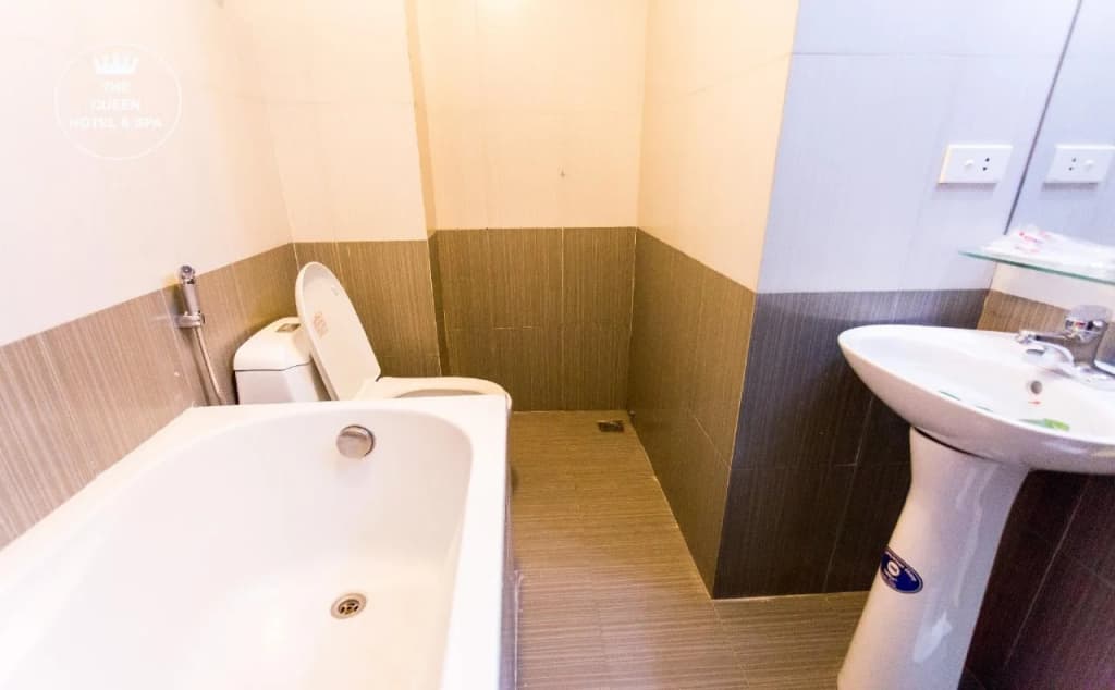The Queen hotel and spa 2 - photo 8