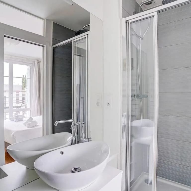Bright Etoile Bright 2 bed Close to Eiffel Tower Arc the Triomphe et Champs Elysees - photo 8