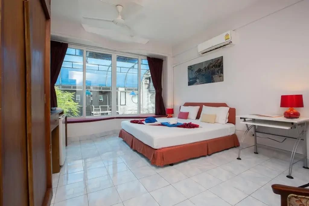 Sundowners Guesthouse - photo 20