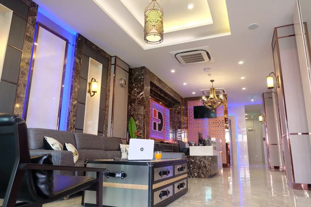 Hotel DSure Patong - photo 2