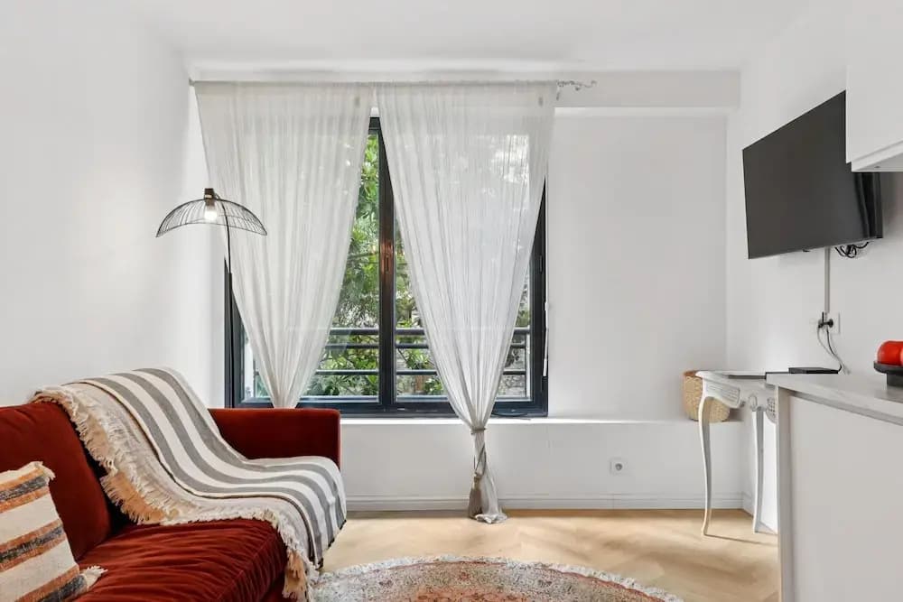Classy 1BR - Elysee & Madeleine Area - photo 4
