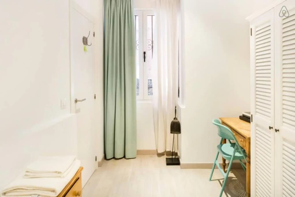 Explore a Walkable Neighborhood around a Comfy Apartment - photo 1