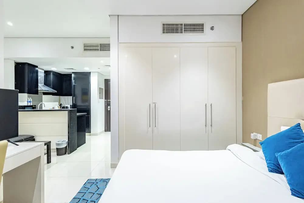 SuperHost - Chic Studio on the 16th Floor in Business Bay - photo 4