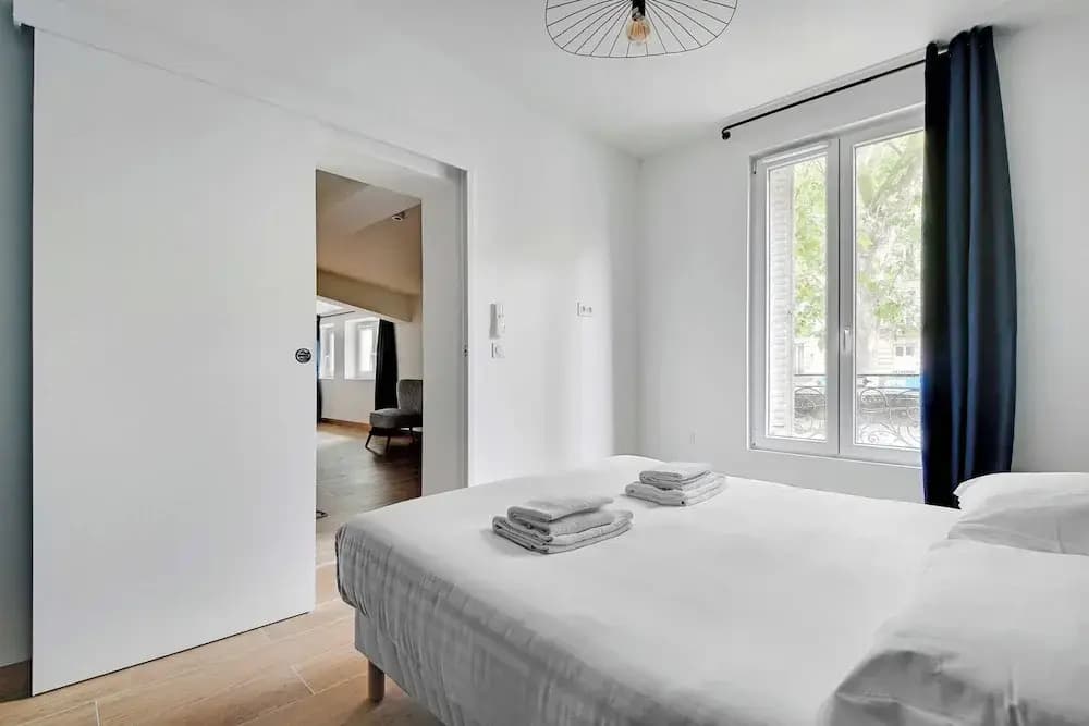 Refreshing 2bd/6p Apartment - 18th ard - photo 2