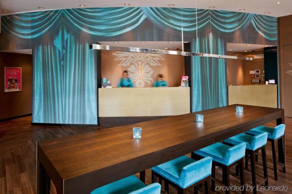Motel One Berlin-Ku'Damm - photo 35
