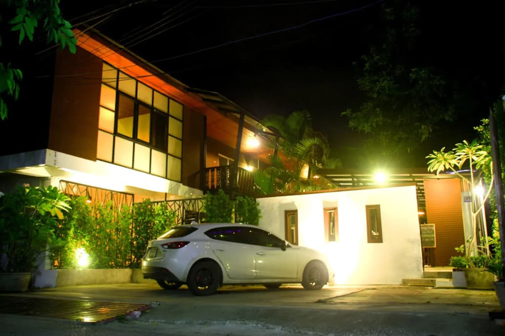 Ganesha House - main photo