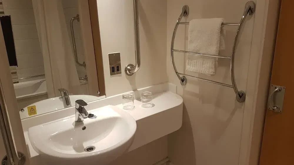 Redbridge Lodge - photo 8