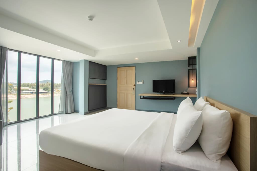 Nora Lakeview Hotel - photo 5