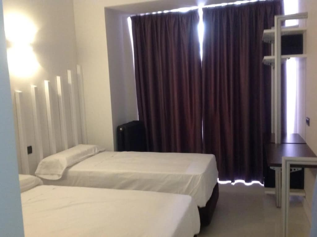 Hostal Gran Via 44 - photo 6