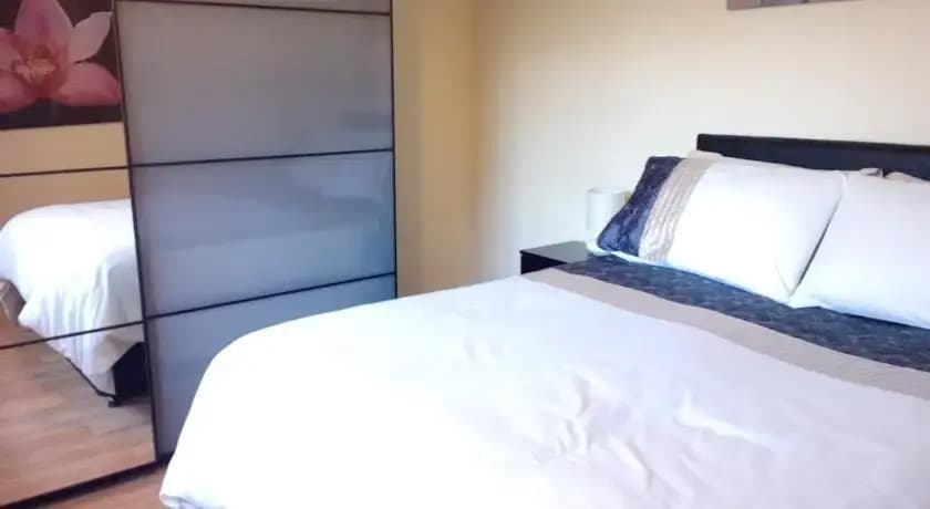 Holyrood Suite Apartment - photo 3