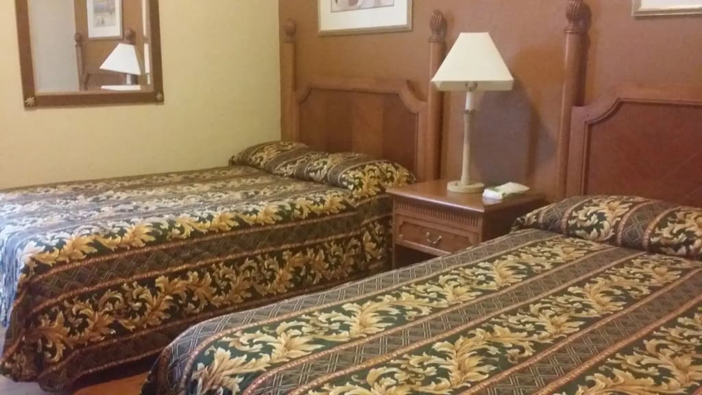 El Capitan Hotel - photo 3