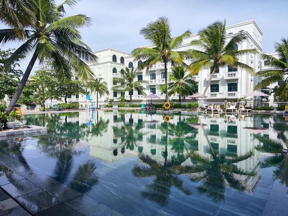 Sunset Marina Hotel - photo 1