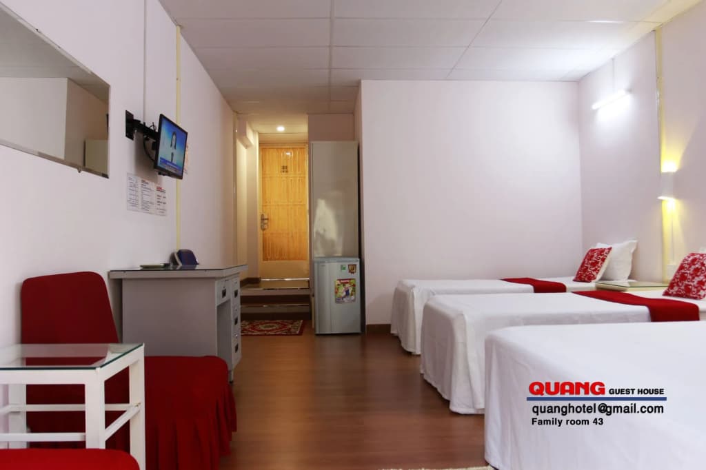 Quang Saigon Hotel - photo 2