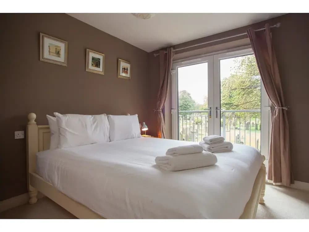 Gorgeous 2 Bed Flat in Historical Edinburgh - photo 4