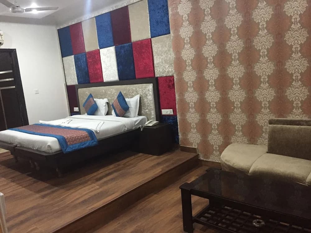 Hotel Apra International - photo 5