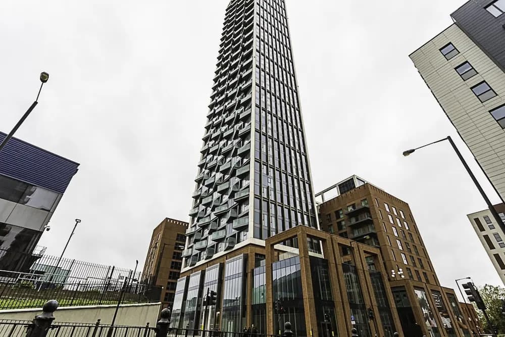 Icon Tower Flat Viii - photo 1