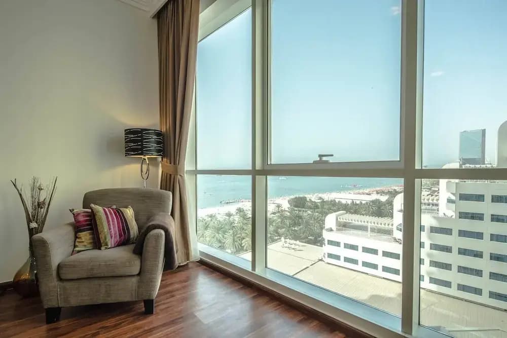 Upscale 1BR - Sea Views - Direct Beach Access! - photo 29