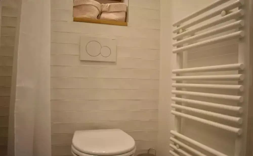 Stylish 1 Bedroom Apartment in Le Marais - photo 7