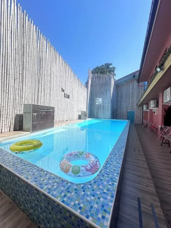 The leaf&pool hostel - photo 1