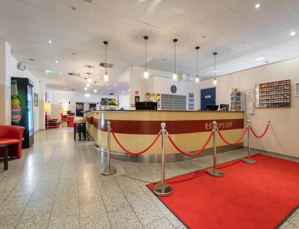 Premier Inn Berlin City Süd - photo 15