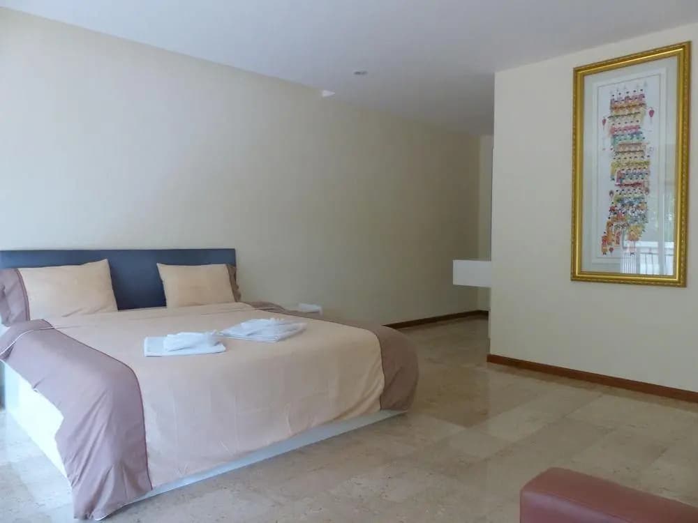 Emerald Palace Executive Residences - photo 4