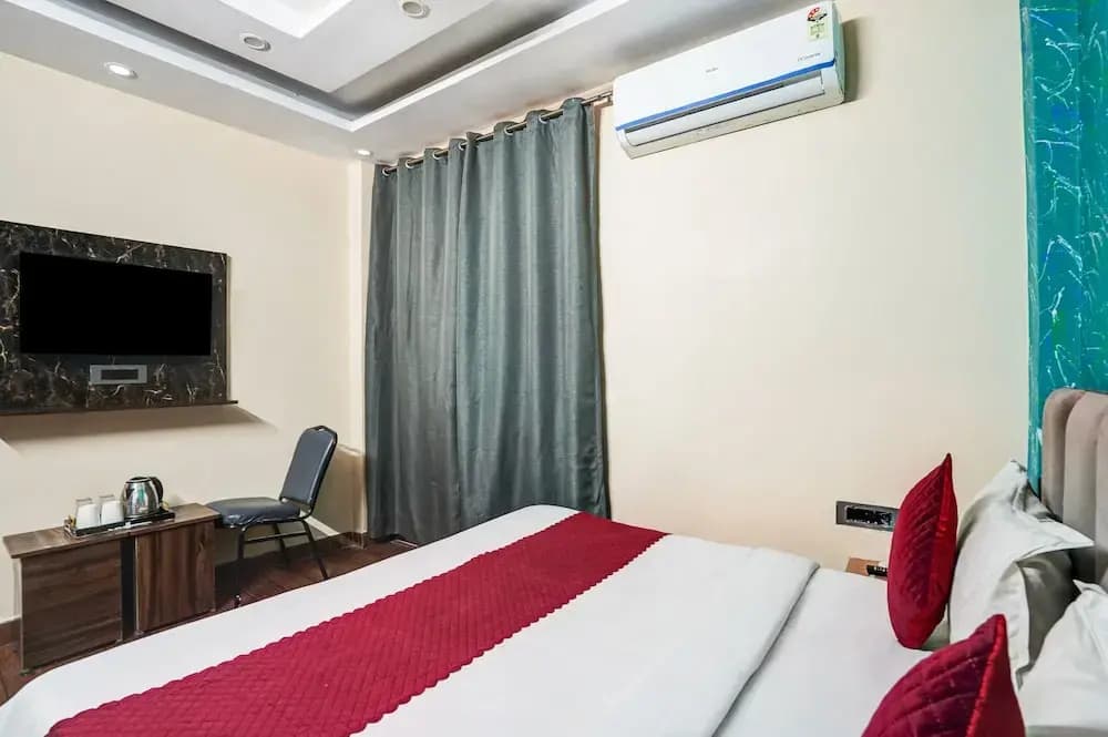 Hotel Twamev Couple Friendly Laxmi Nagar - photo 9