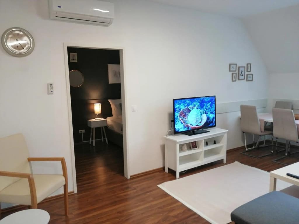 Simtown Suite Apartments - photo 36