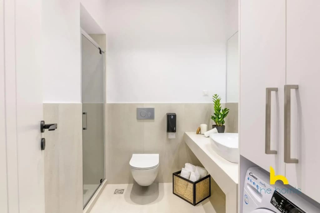 Sun-Splashed 2-BDR Corner Apartment with Hillside views! - photo 18