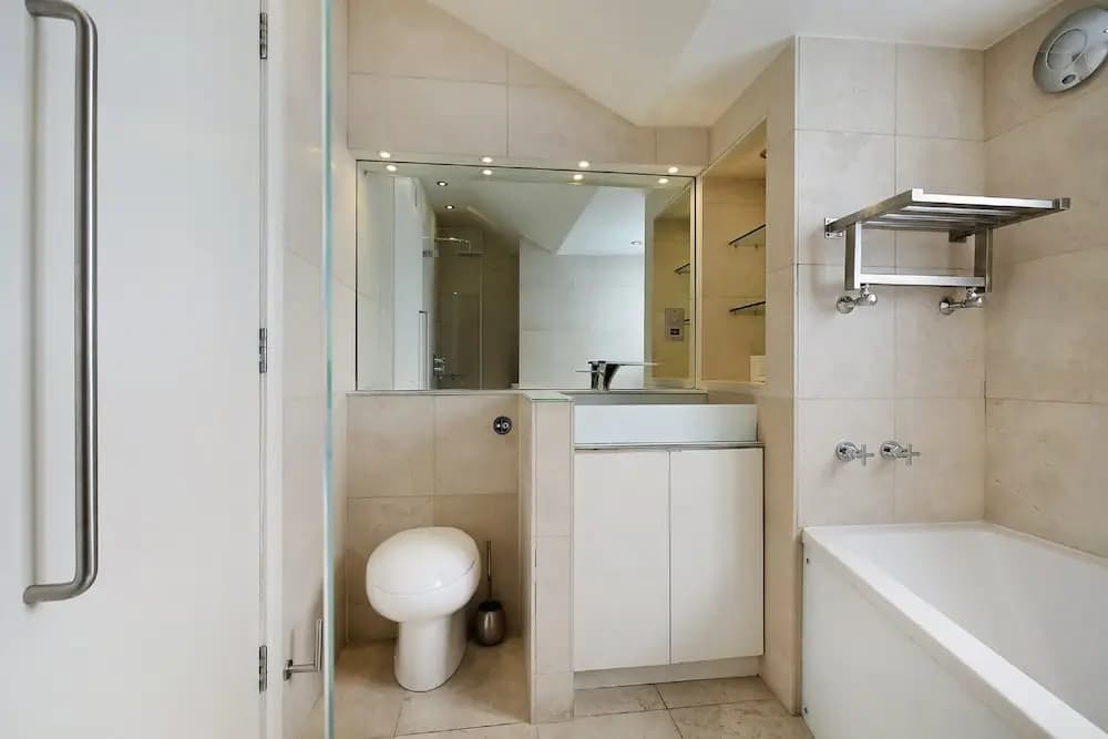 Trafalgar Square - Piccadilly Circus Apt - photo 6