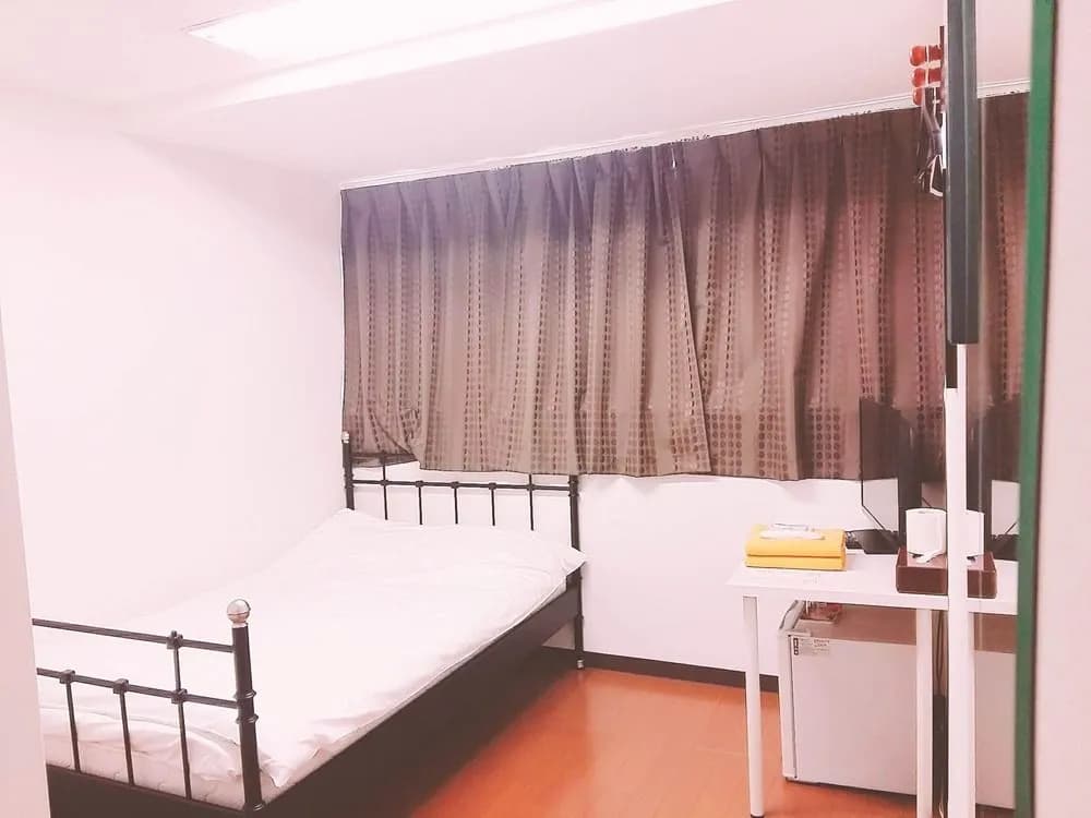 Shinjuku East Hotel - photo 7